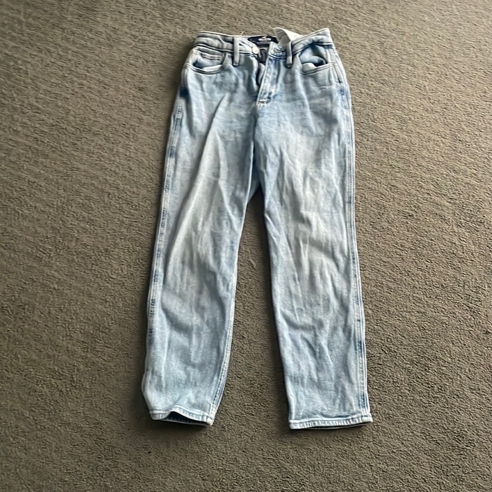 Hollis yet curvy high rise mom jean